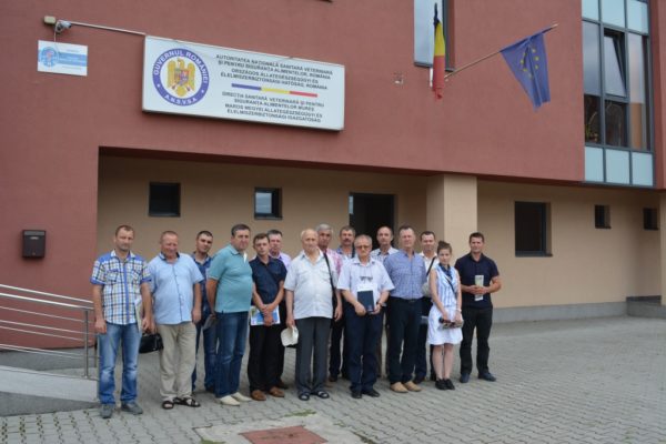 Medici veterinari de libera practica si inspectori din cadrul DRSA au întreprins o vizita de studiu in Romania