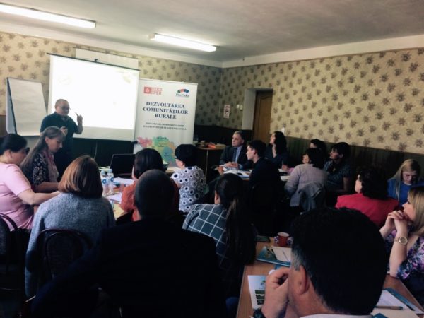 (Română) Seminar de formare a capacităţilor pentru ONG-uri din Nordul Moldovei