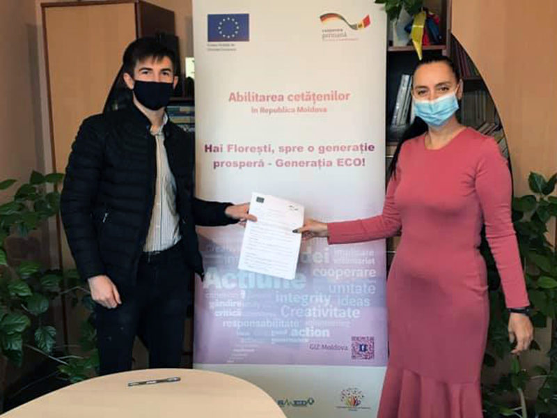 (Română) Semnarea acordurilor de colaborare în cadrul proiectului ,,Hai Florești, spre o generație prosperă – Generația ECO”